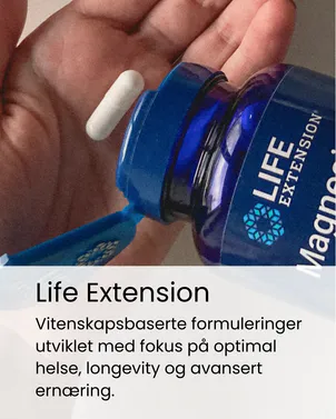 Kosttilskudd fra Lfie Extension i hånden